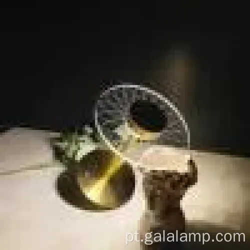 Luminária de mesa de cristal diminuída com design nórdico moderno